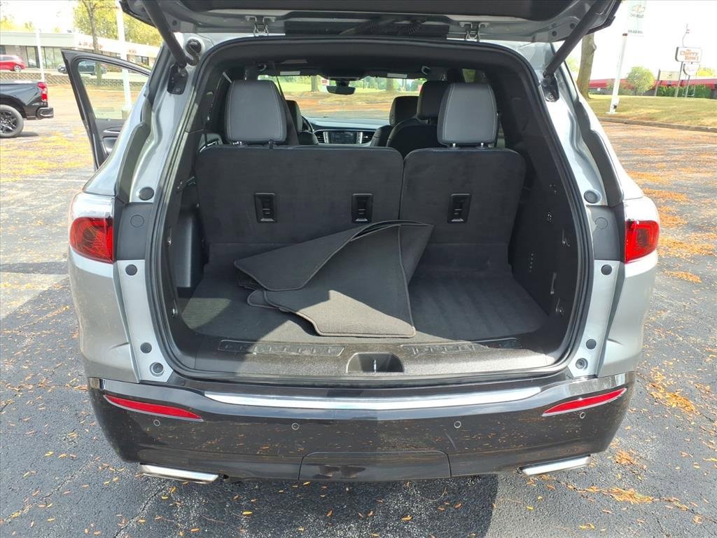 Used 2024 Buick Enclave Premium image 30