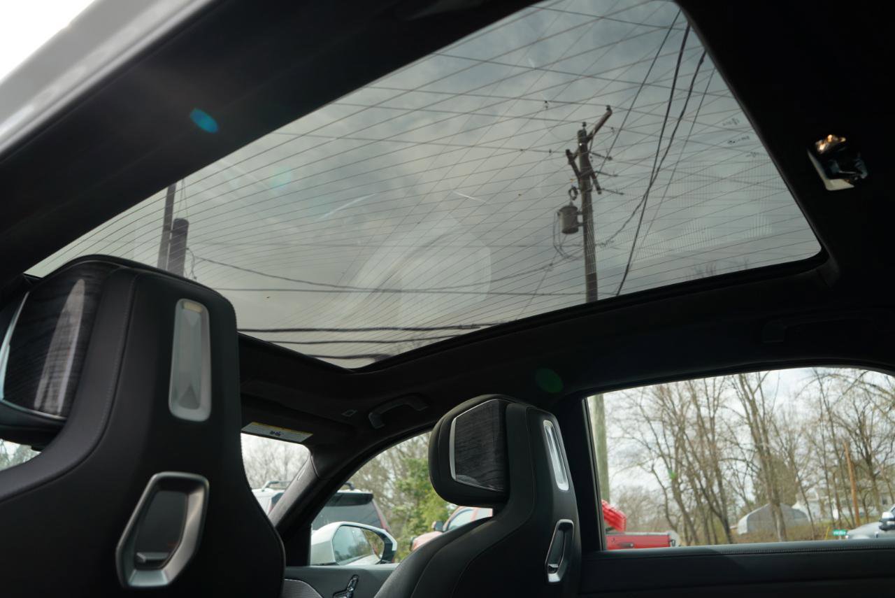 Used 2023 BMW 760i xDrive w/ Executive Package image 48