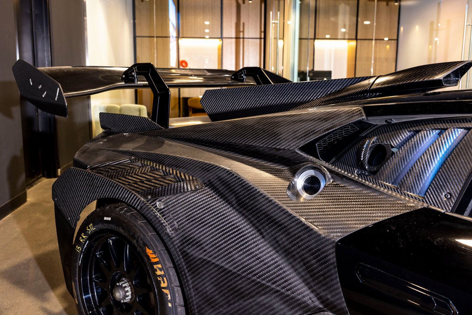 Used 2023 Lamborghini Huracan EVO image 15