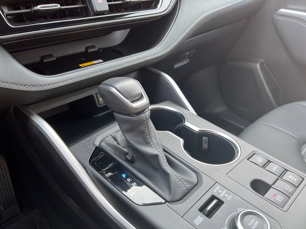 Certified 2024 Toyota Highlander XSE image 18