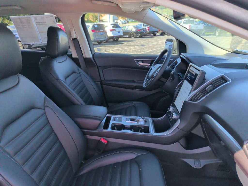 Certified 2024 Ford Edge SEL w/ Convenience Package AWD/4WD image 9