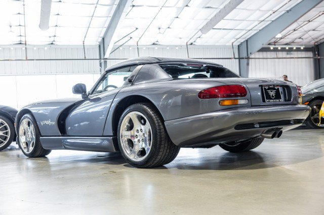 Used 2000 Dodge Viper RT/10 RWD image 4