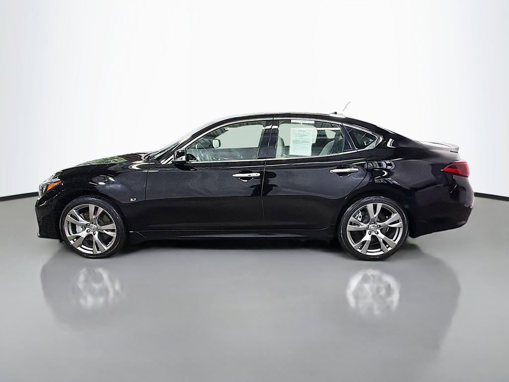 Used 2016 INFINITI Q70 3.7 w/ Technology Package AWD/4WD image 6