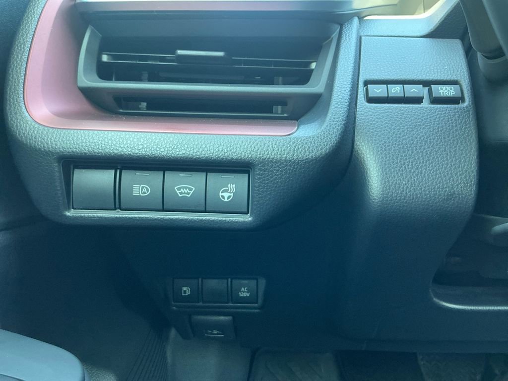 Used 2025 Toyota Prius Plug-In Hybrid image 20