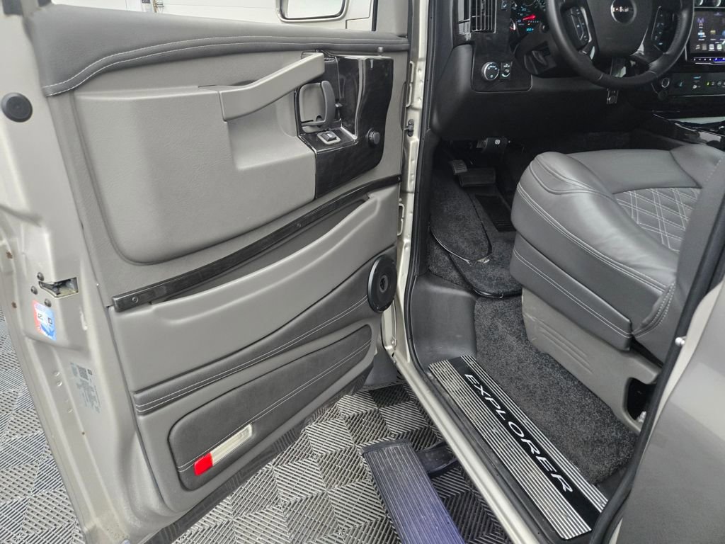 Used 2023 GMC Savana 2500 image 14