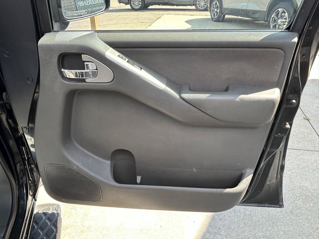 Used 2011 Nissan Pathfinder S AWD/4WD image 17