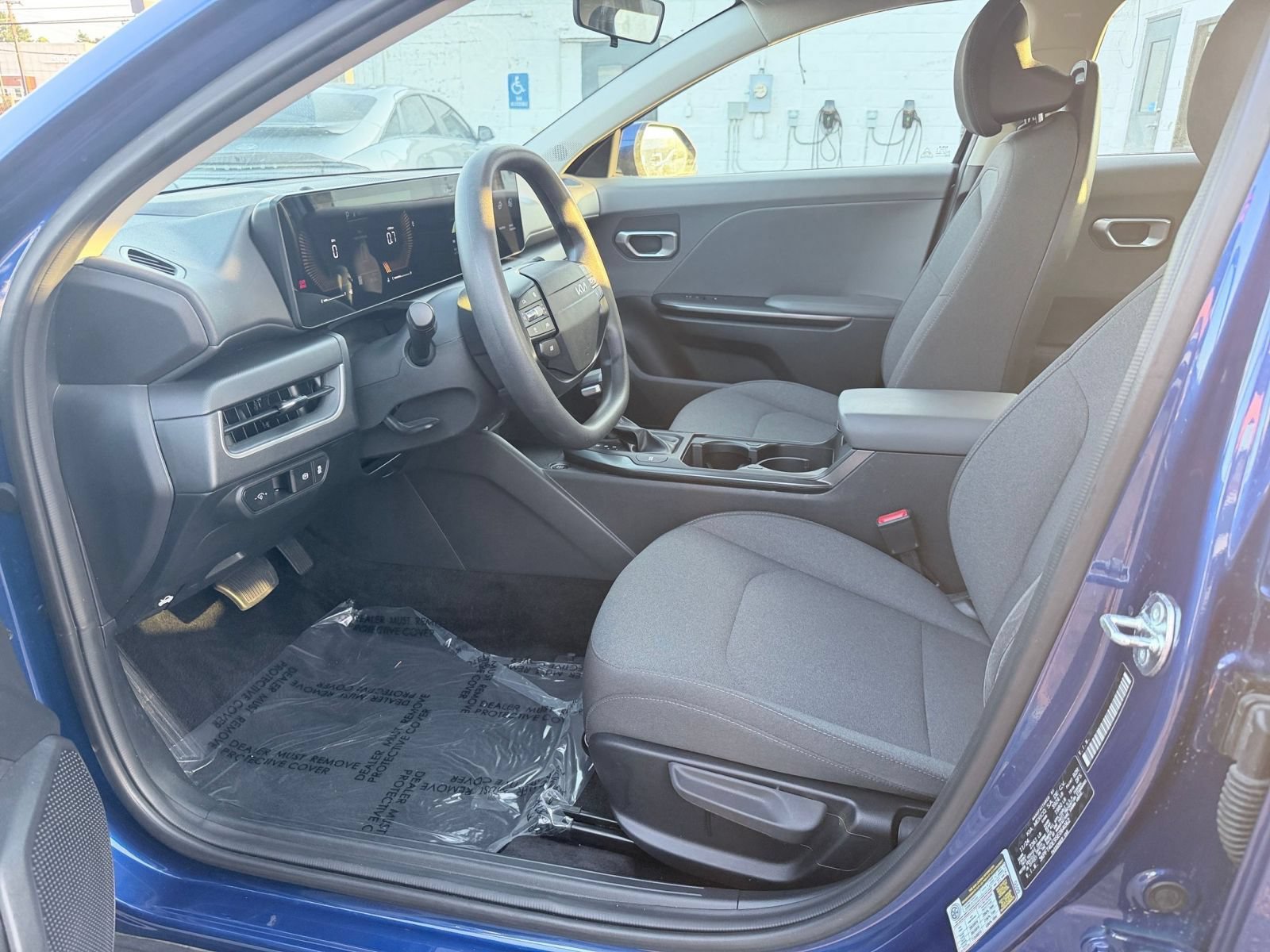 Used 2025 Kia K4 FWD image 25