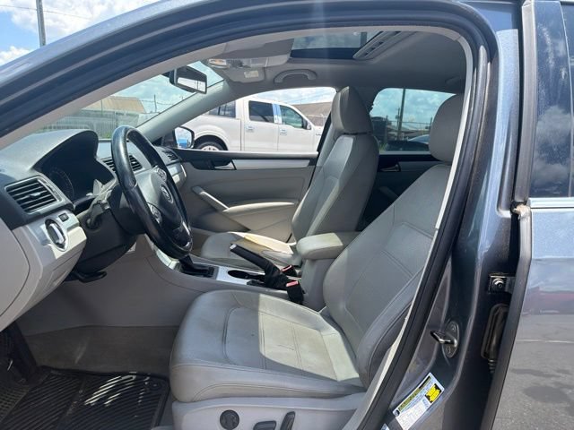 Used 2013 Volkswagen Passat 2.5 SE FWD image 9