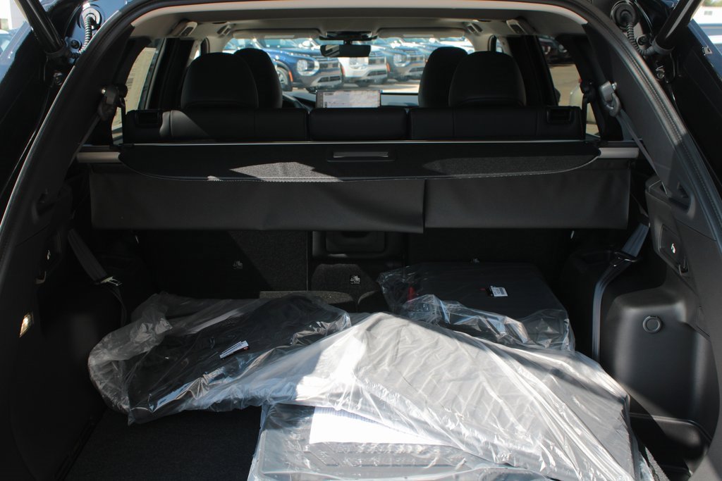 New 2025 Mitsubishi Outlander SE image 11