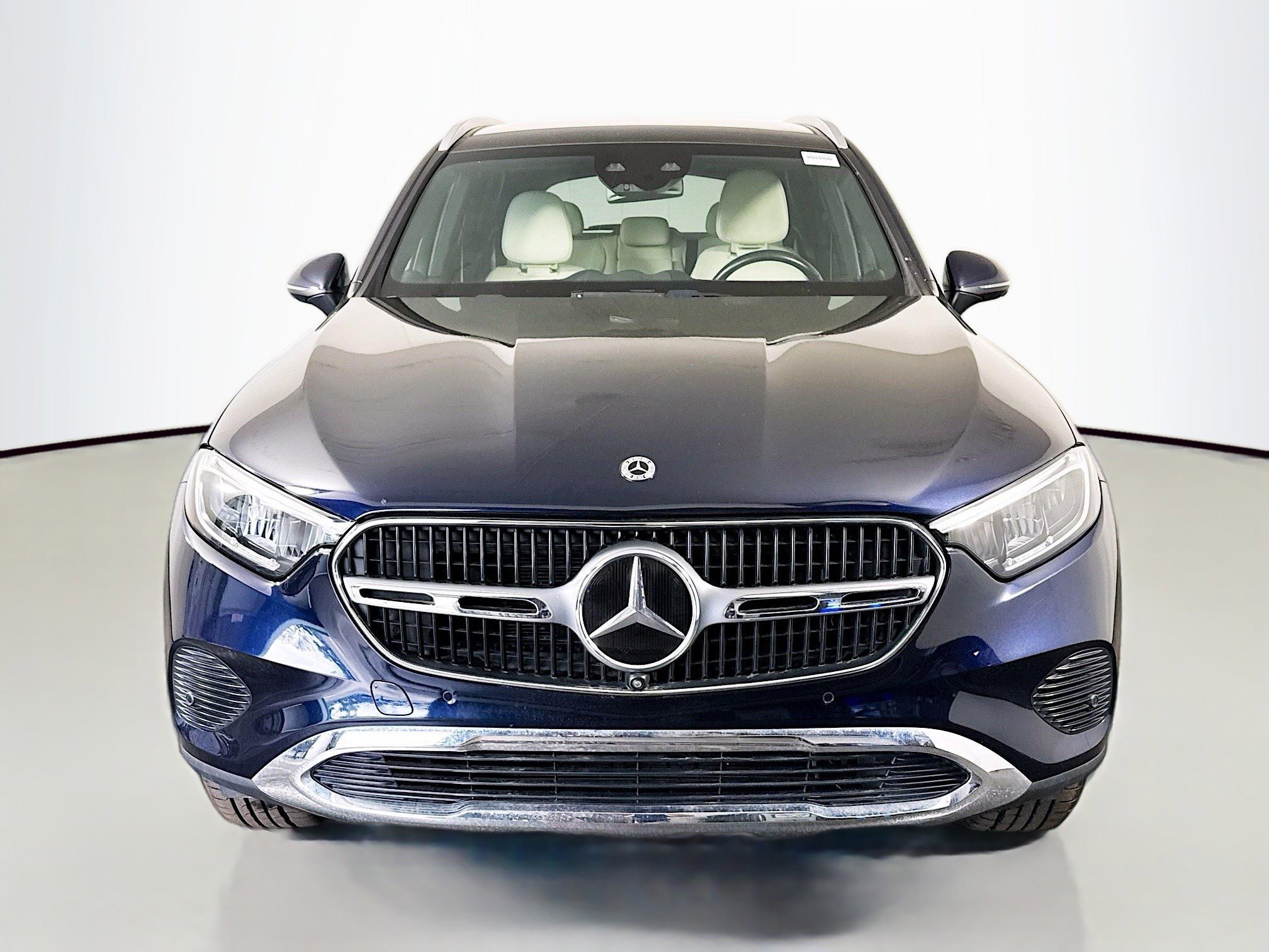Used 2023 Mercedes-Benz GLC 300 4MATIC w/ Exclusive Trim Package image 2