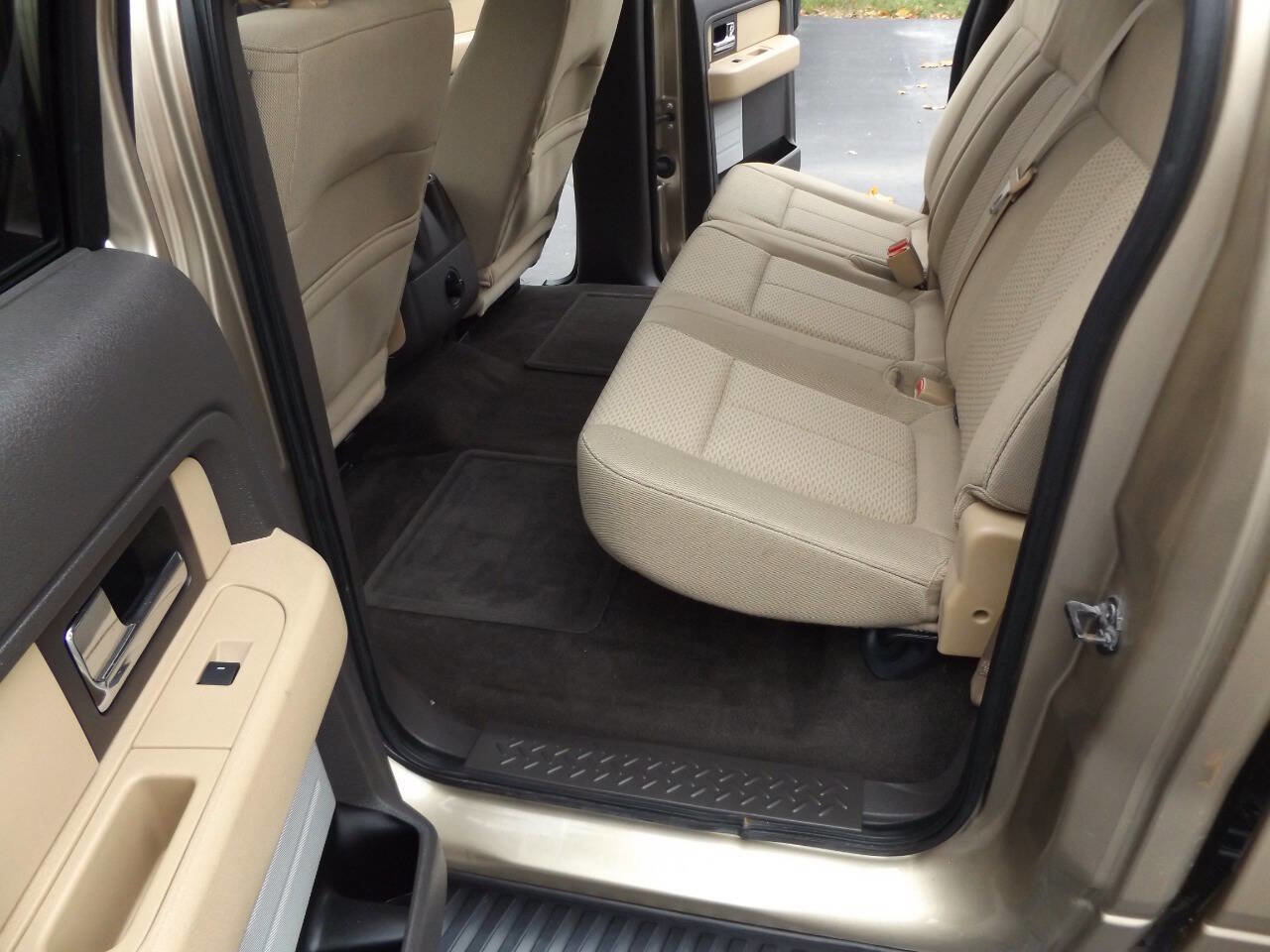 Used 2013 Ford F150 XLT w/ Mid Equipment Group image 16