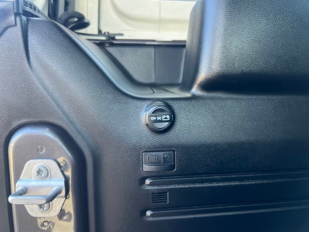 Used 2025 Jeep Wrangler Unlimited Sahara w/ Safety Group AWD/4WD image 37
