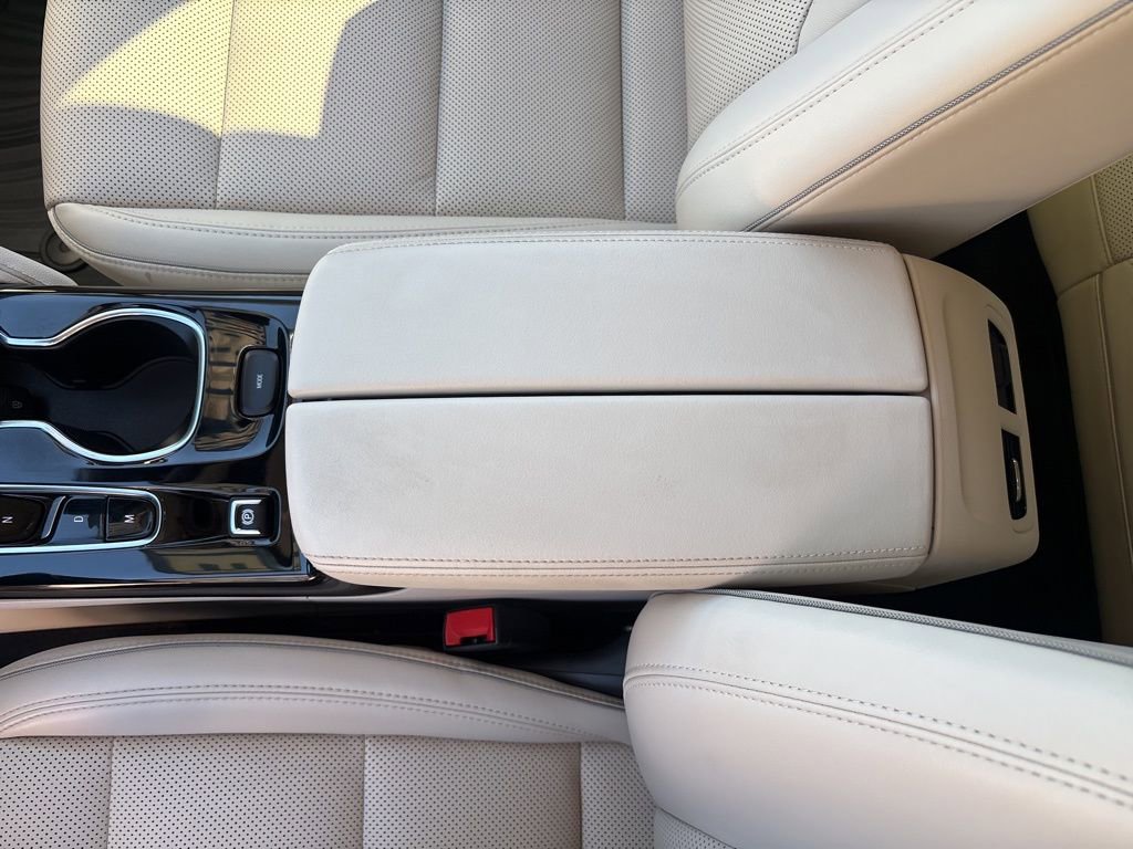 Used 2022 Buick Envision Essence w/ Safety Package image 35