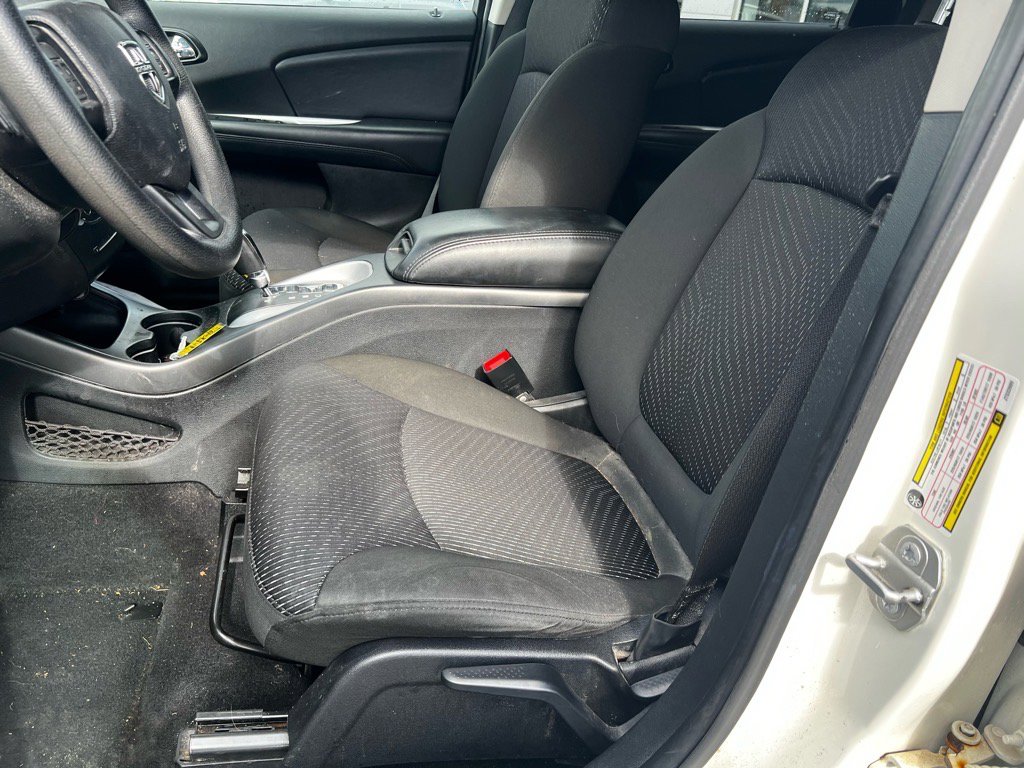 Used 2018 Dodge Journey SE image 9