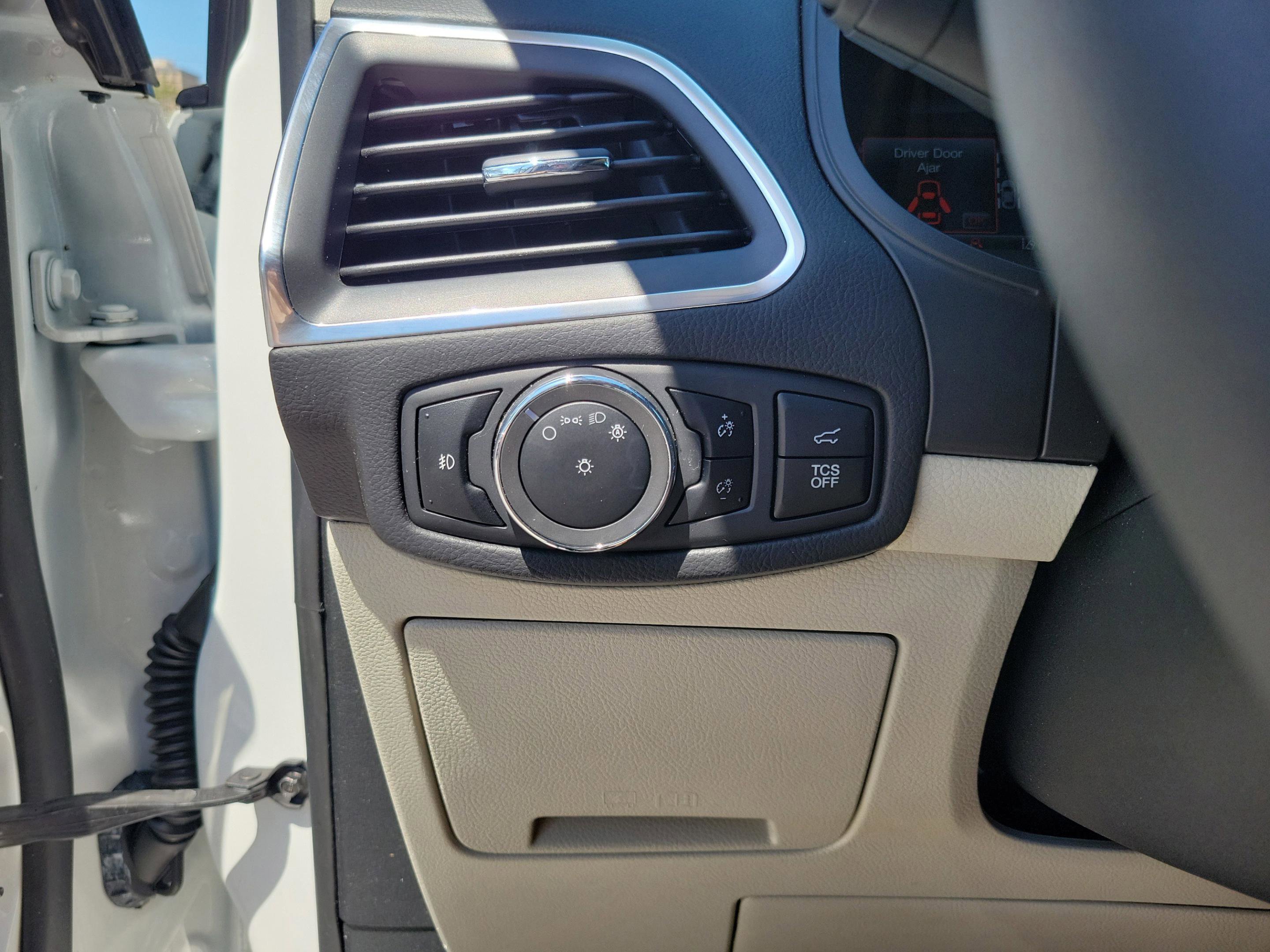 Used 2024 Ford Edge Titanium w/ Cargo Accessory Package AWD/4WD image 10