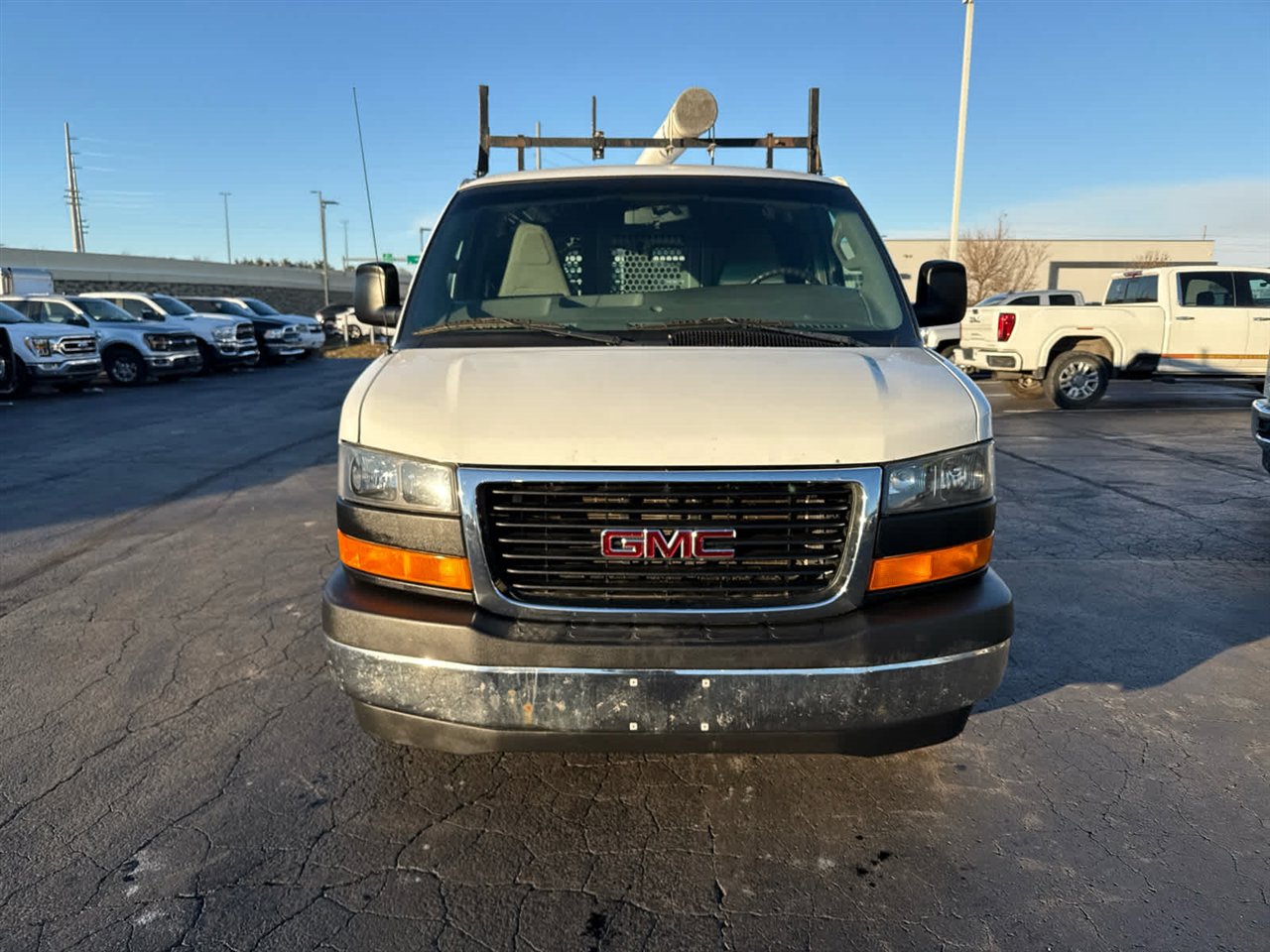 Used 2017 GMC Savana 2500 image 3