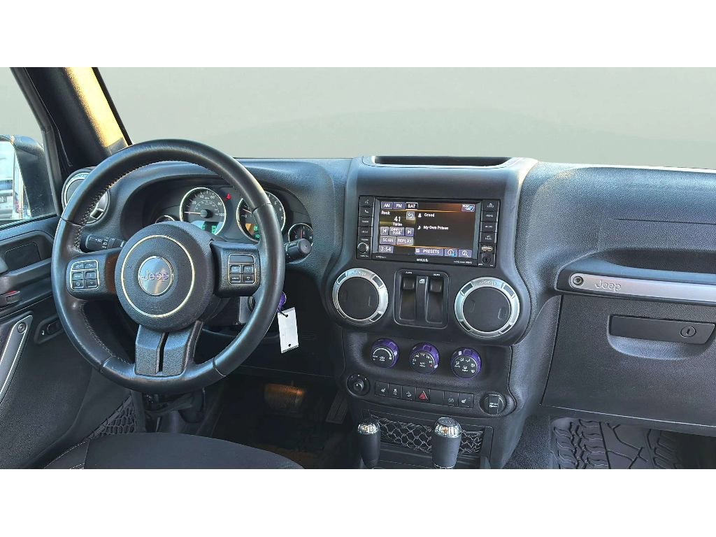 Used 2018 Jeep Wrangler Sahara w/ Connectivity Group image 13