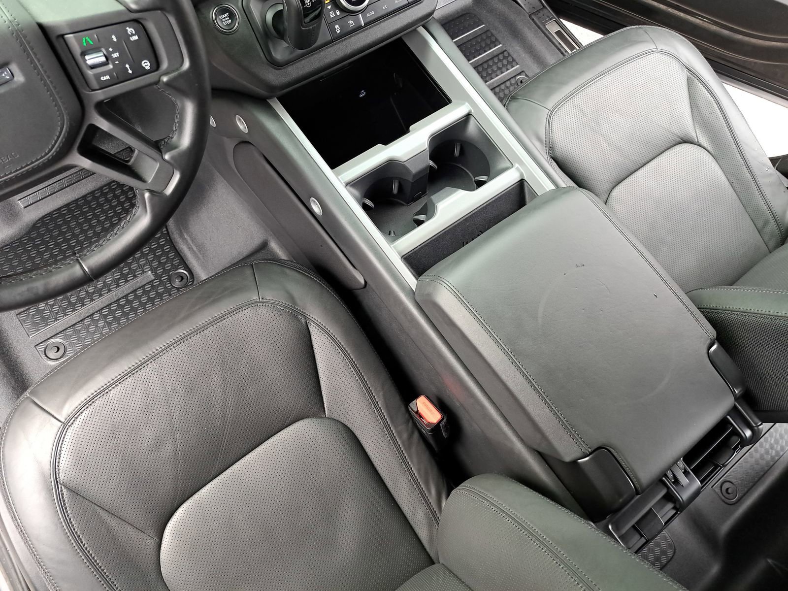 Used 2025 Land Rover Defender 110 V8 image 26