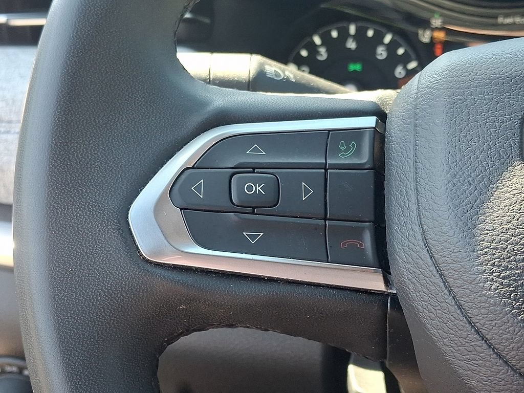 Used 2024 Jeep Compass Latitude AWD/4WD image 16