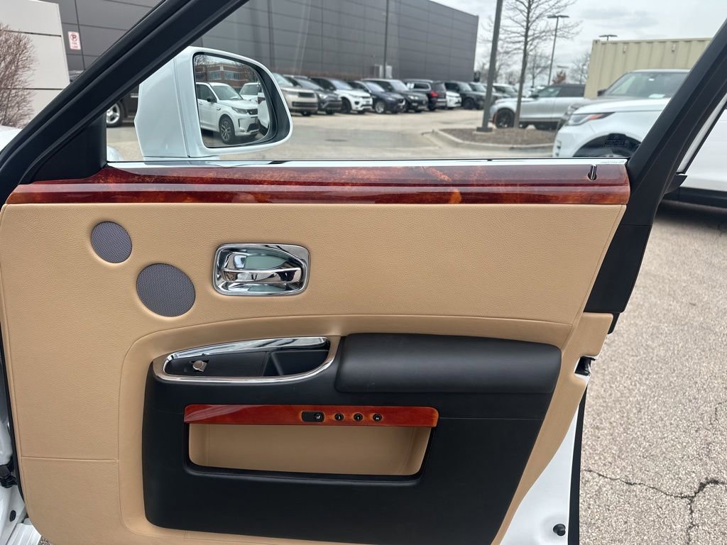 Used 2014 Rolls-Royce Ghost image 15