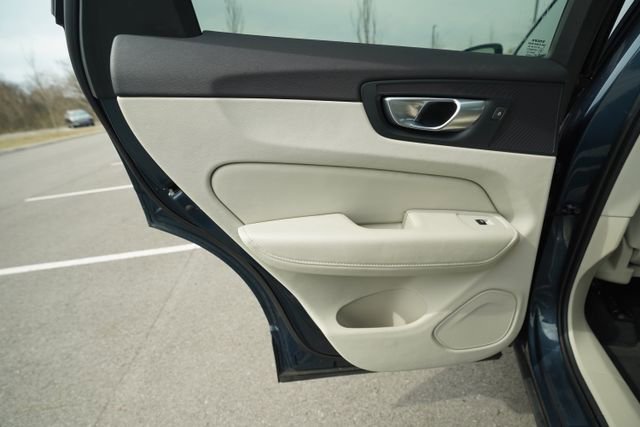 Used 2024 Volvo XC60 B5 Plus w/ Protection Package Premier image 17