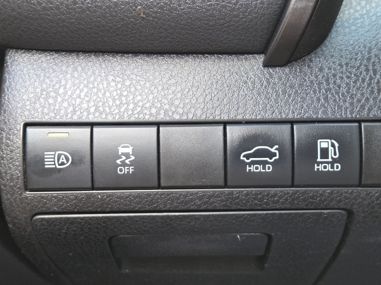 Used 2021 Toyota Camry SE FWD image 8