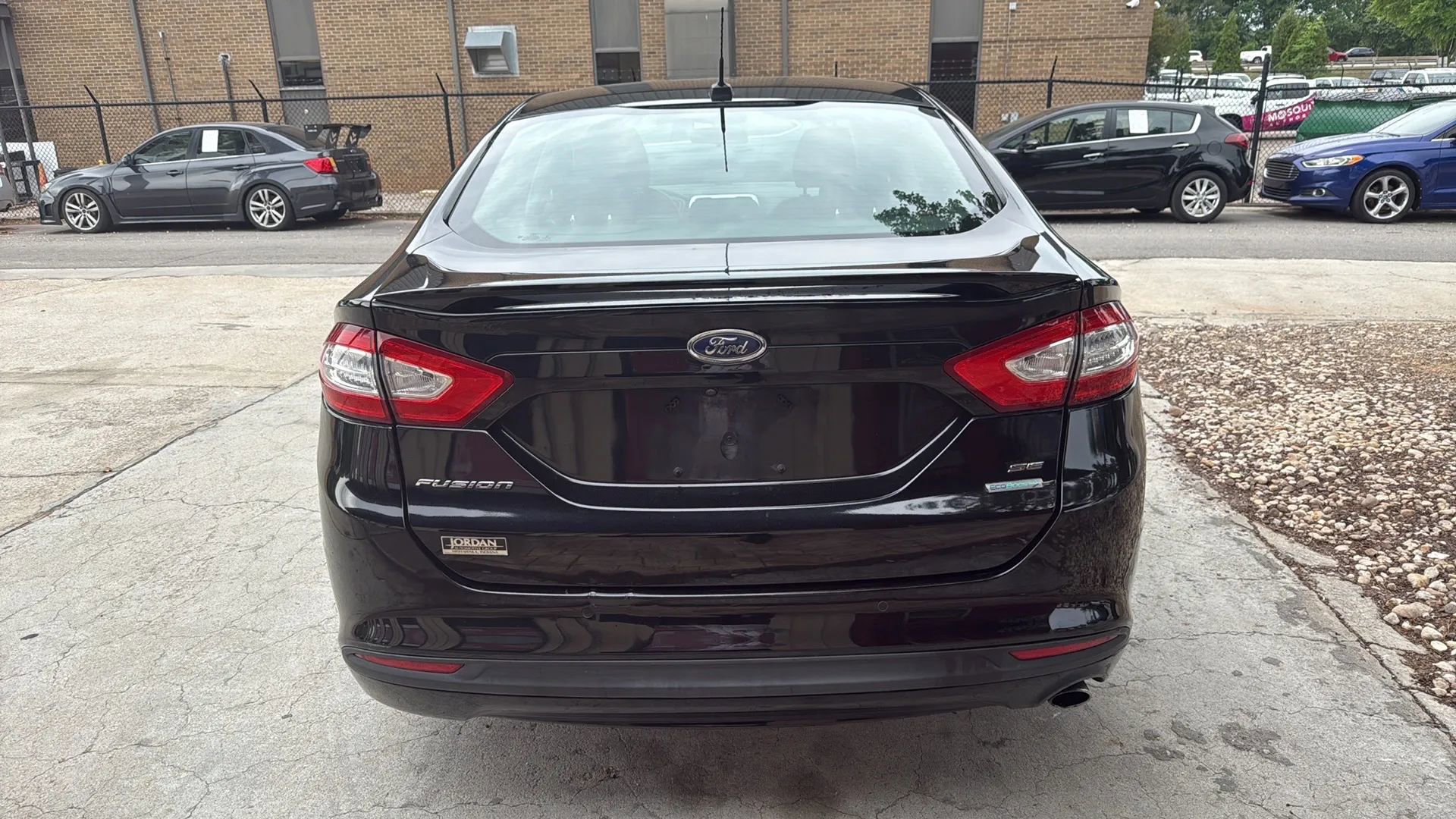 Used 2016 Ford Fusion SE FWD image 6