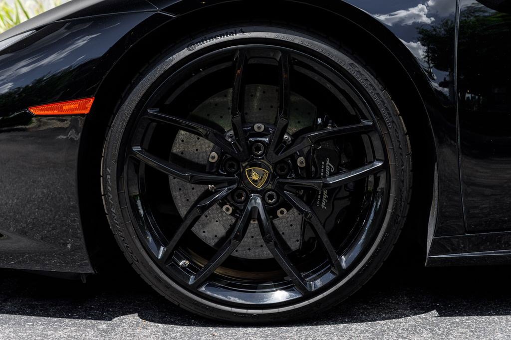 Used 2016 Lamborghini Huracan LP 610-4 AWD/4WD image 30