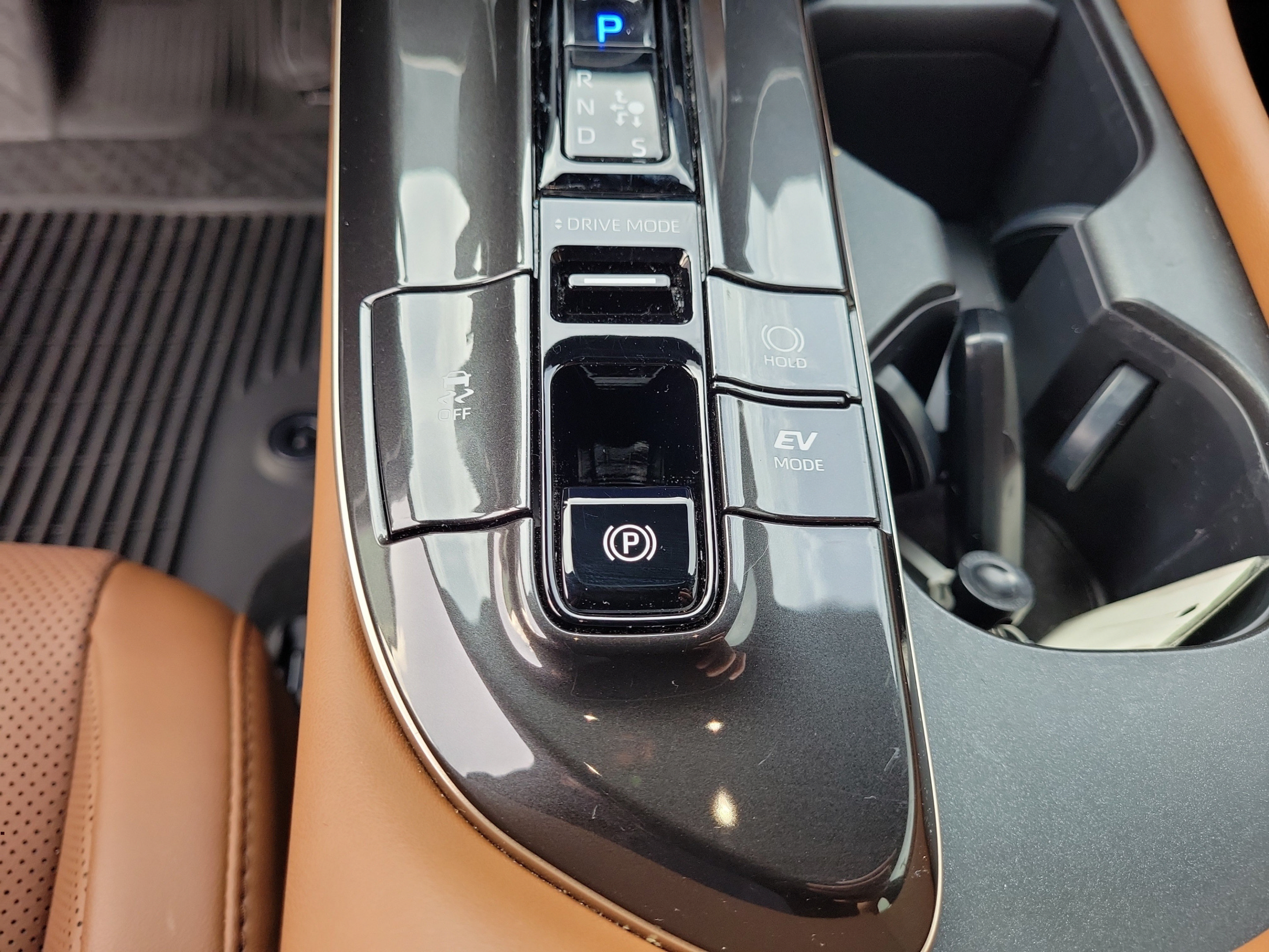 Certified 2025 Toyota Crown Signia w/ Advanced Technology Package AWD/4WD image 29