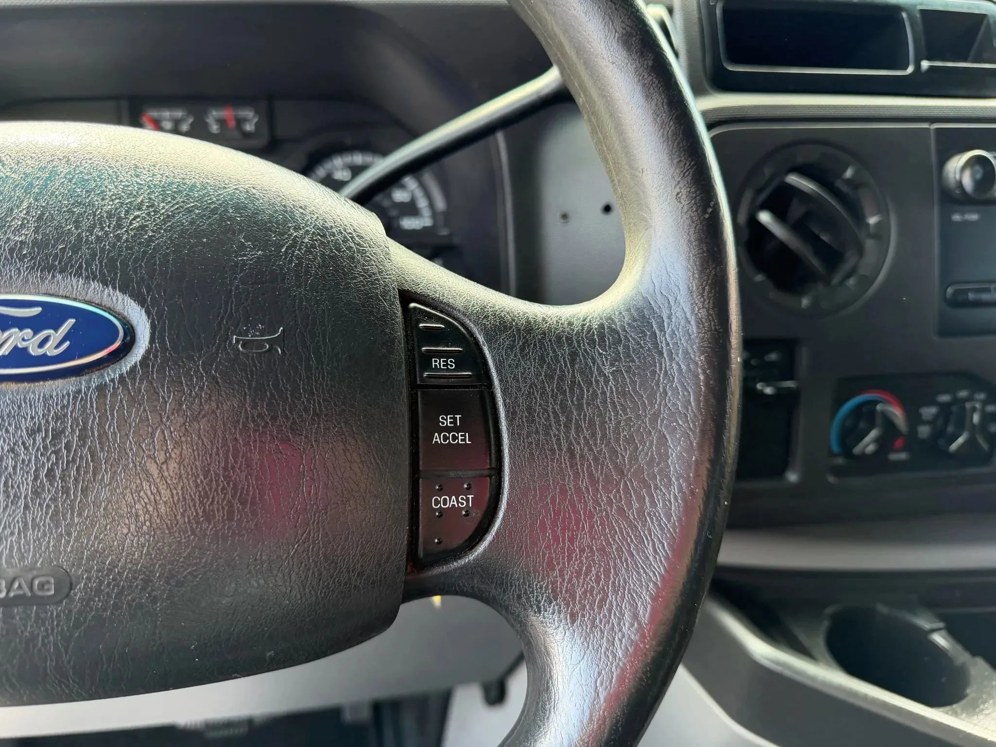 Used 2010 Ford E-250 and Econoline 250 image 15