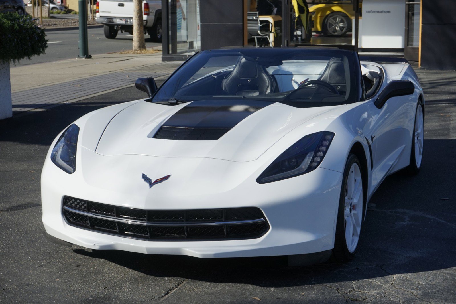 Used 2014 Chevrolet Corvette Stingray Convertible w/ 2LT Preferred Equipment Group image 4