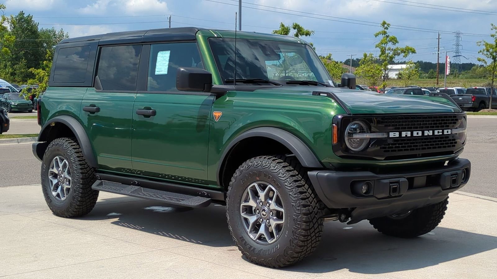 New 2025 Ford Bronco Badlands image 8