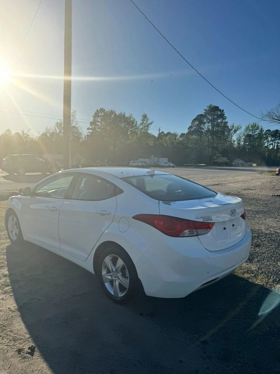 Used 2013 Hyundai Elantra GLS image 7