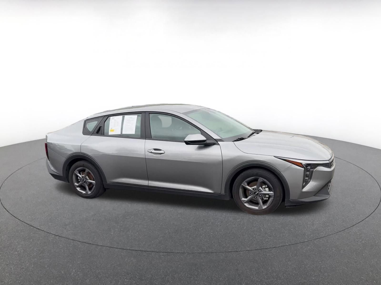 Used 2025 Kia K4 FWD image 2