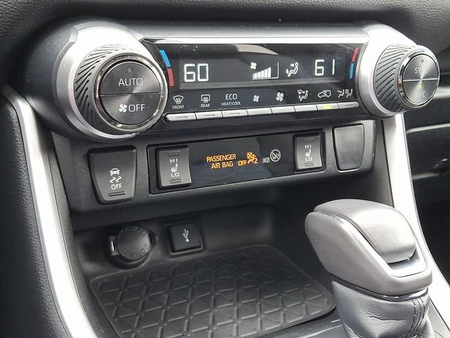 Used 2022 Toyota RAV4 XSE w/ XSE Grade Weather Package AWD/4WD image 16