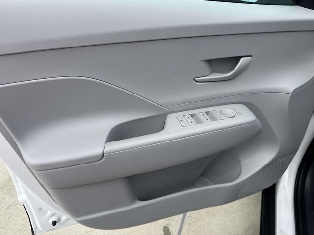 New 2026 Hyundai Kona SE FWD image 23