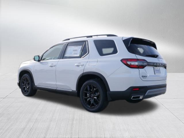 New 2025 Honda Pilot Touring image 5