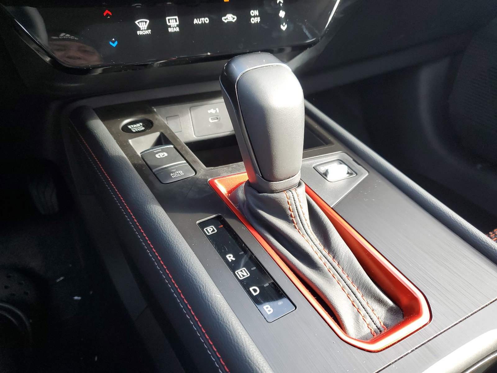 Certified 2025 Nissan Kicks SR image 23