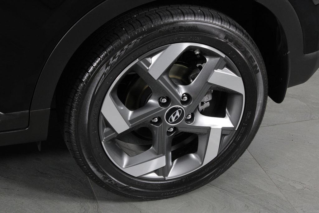 Certified 2024 Hyundai Venue SEL FWD image 13