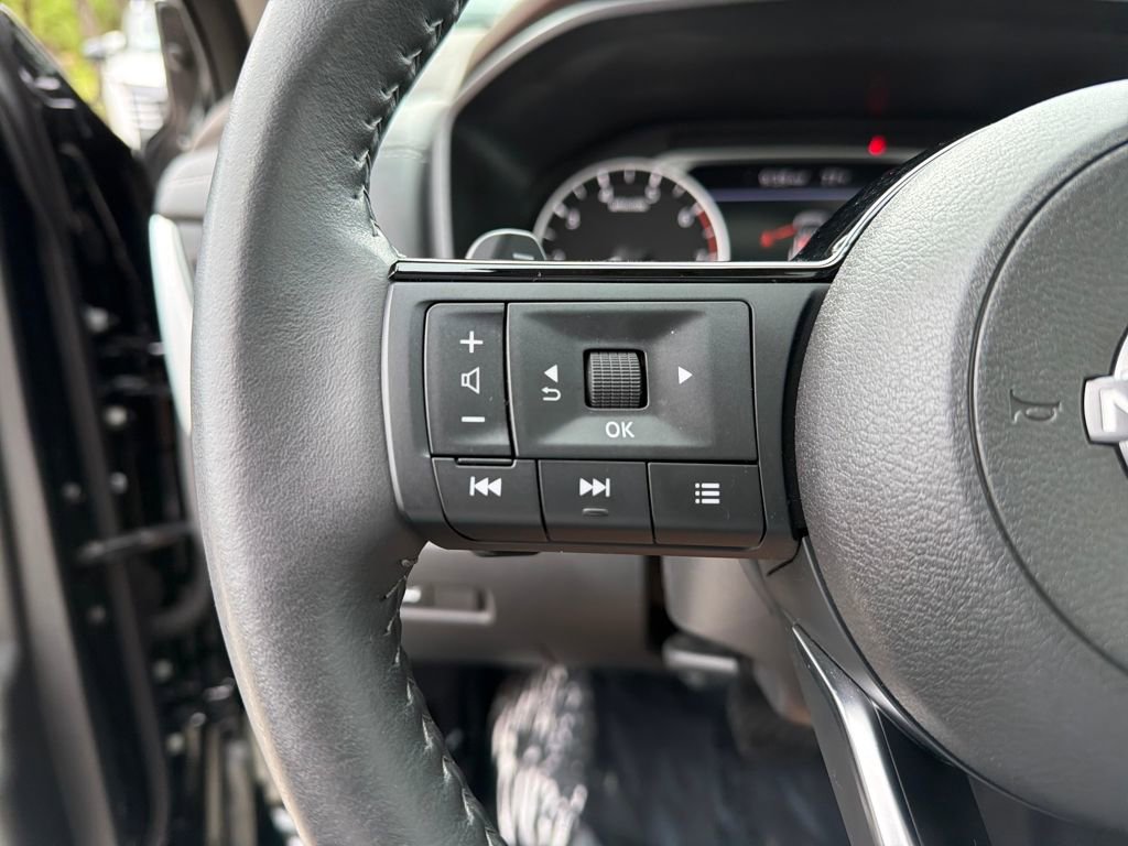 Used 2023 Nissan Rogue SV w/ SV Premium B Package FWD image 23