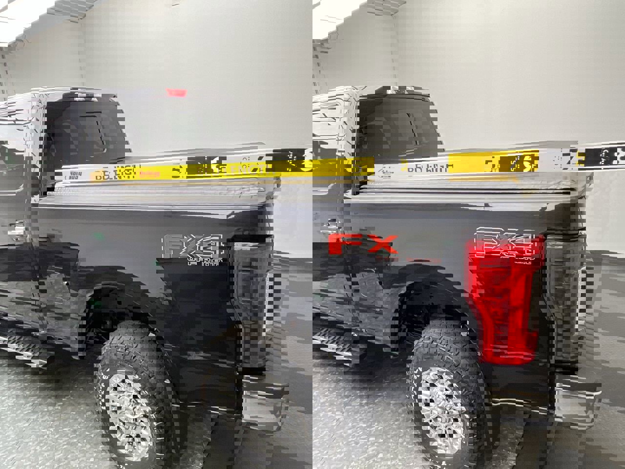 Used 2017 Ford F250 Lariat w/ Chrome Package image 30