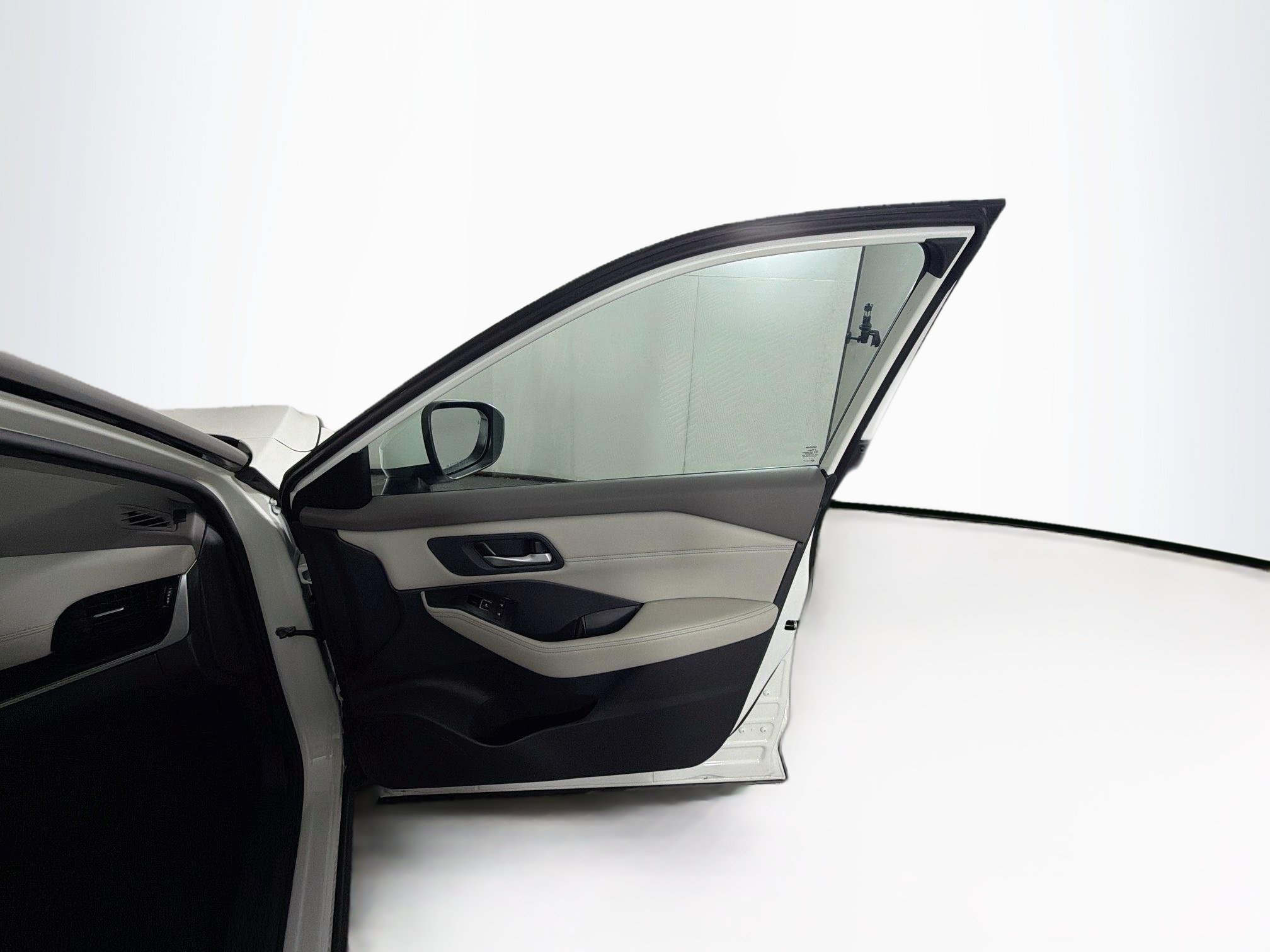 Used 2023 Nissan Rogue SL FWD image 32