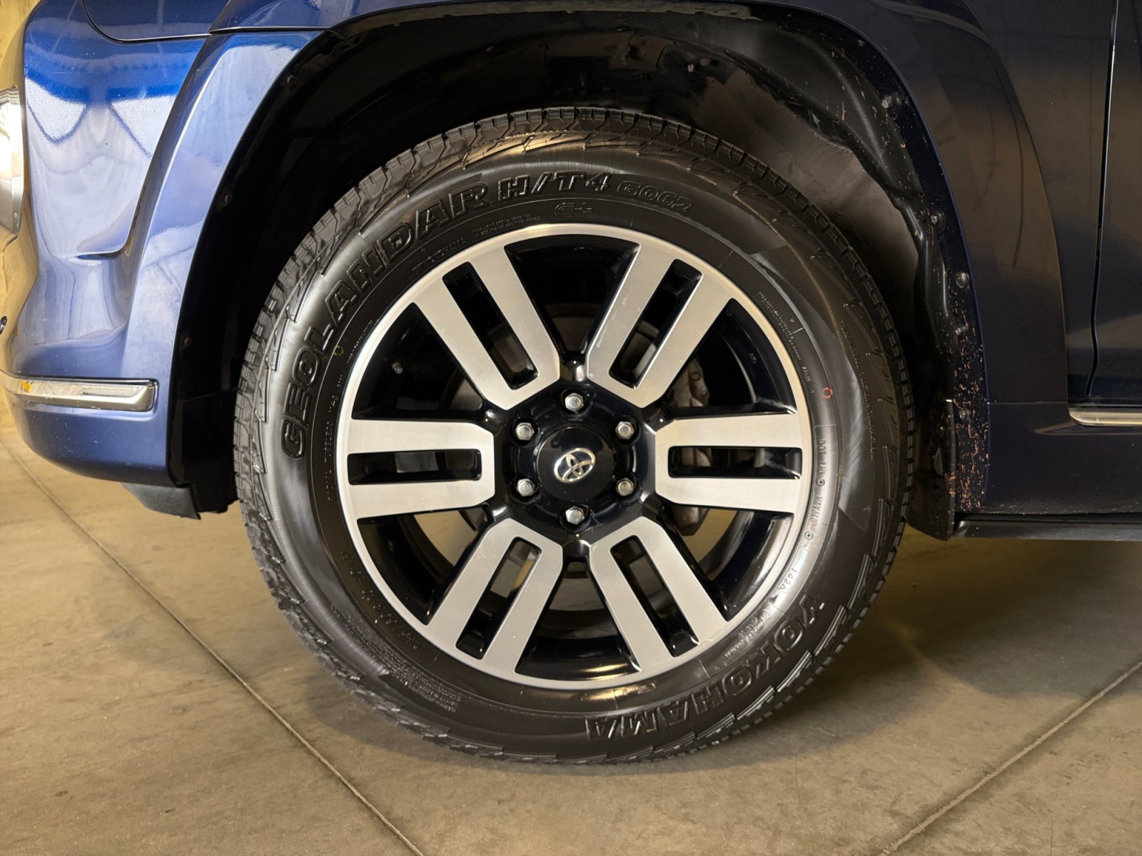 Used 2022 Toyota 4Runner Limited AWD/4WD image 18