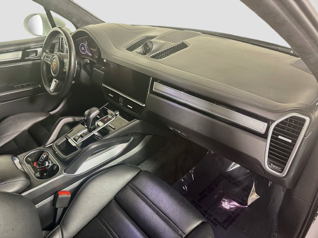 Used 2023 Porsche Cayenne Turbo w/ Assistance Package AWD/4WD image 28
