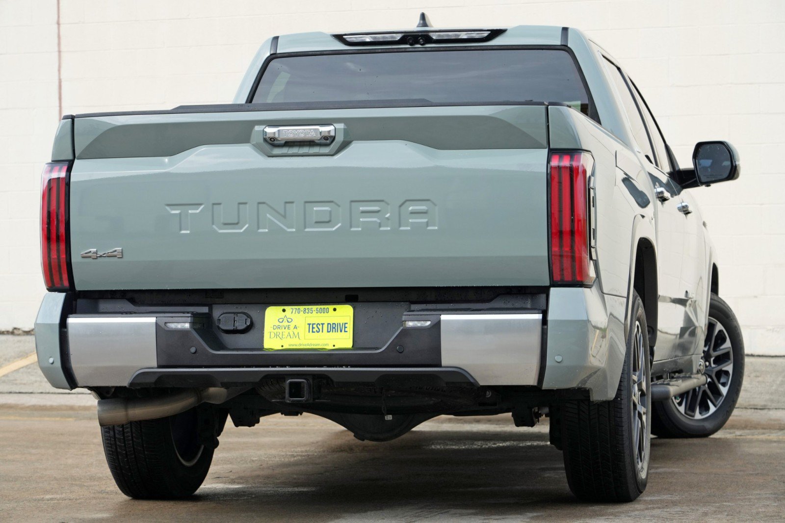 Used 2024 Toyota Tundra Limited AWD/4WD image 5