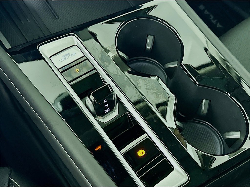 Used 2025 Volkswagen Atlas SE w/ Panoramic Sunroof Package image 22