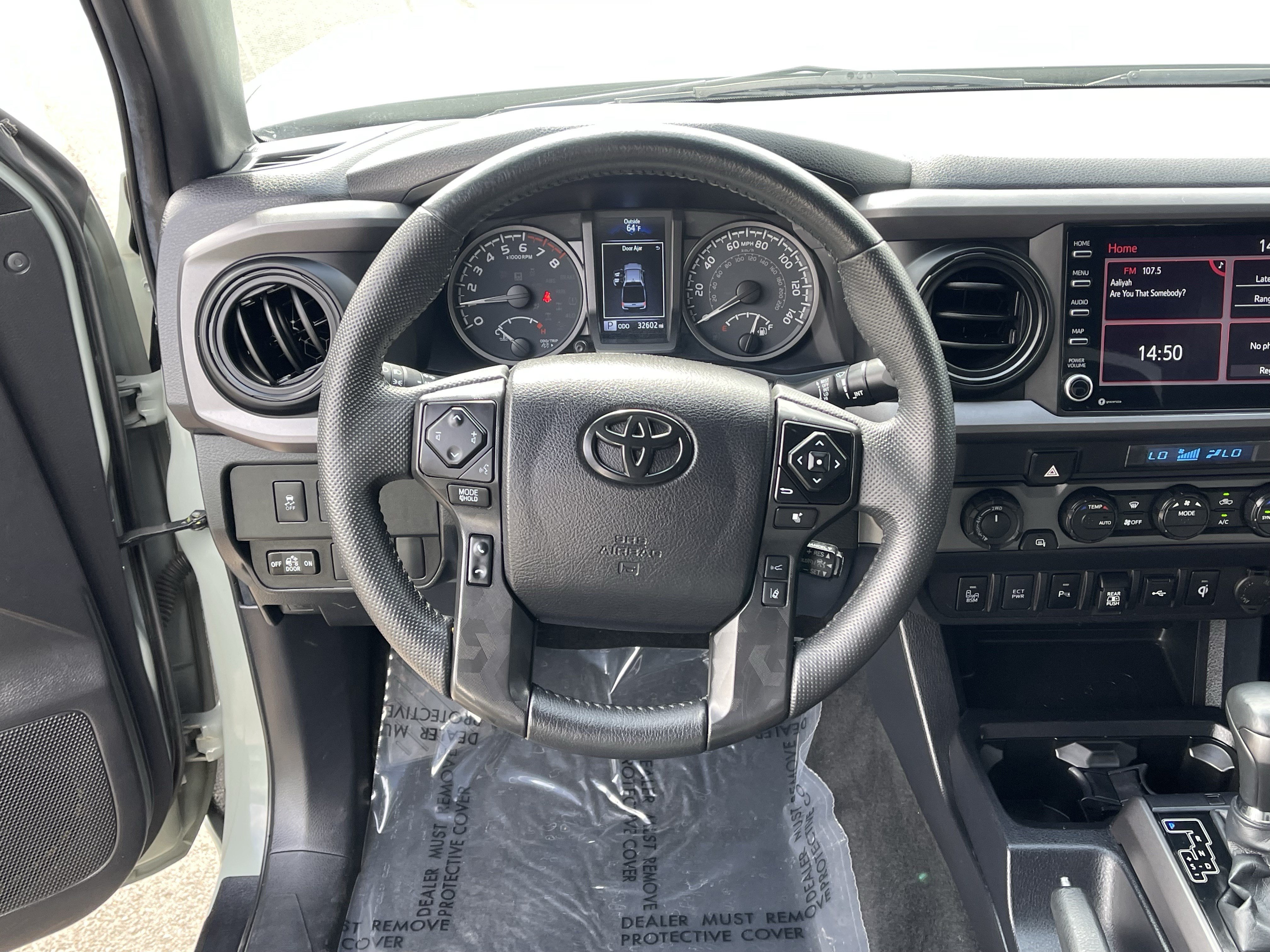 Used 2022 Toyota Tacoma TRD Off-Road w/ Technology Package AWD/4WD image 14