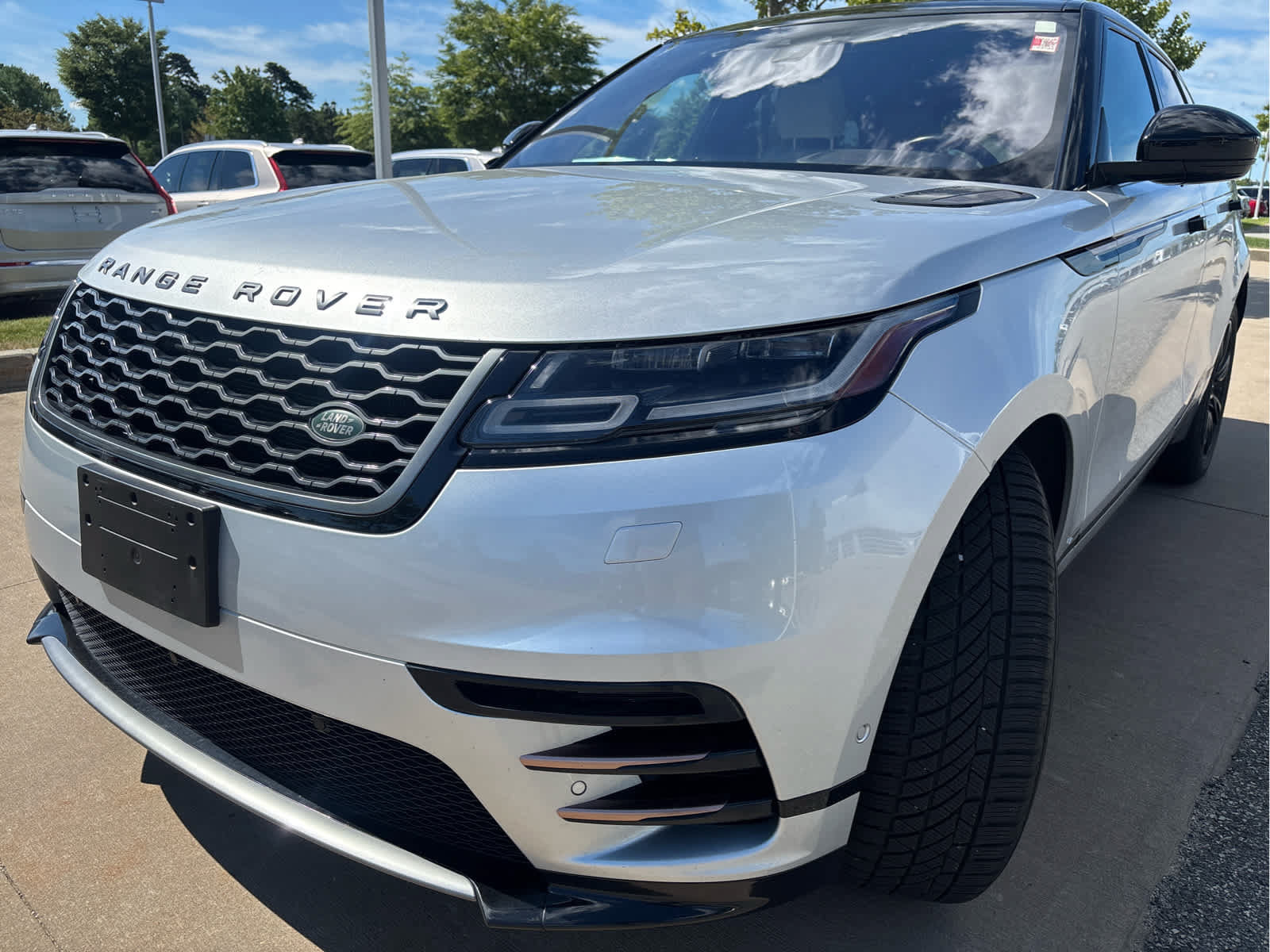 Used 2018 Land Rover Range Rover Velar R-Dynamic SE AWD/4WD image 8
