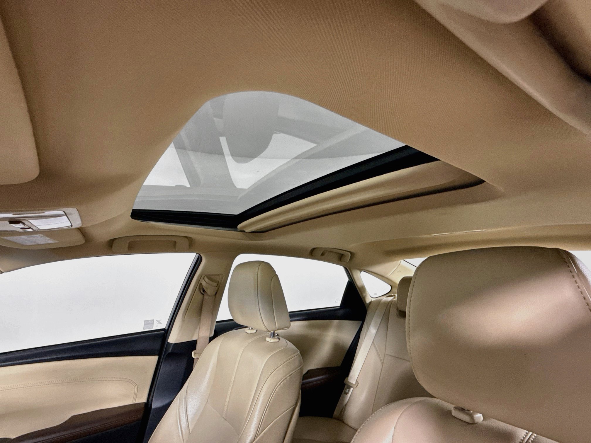 Used 2018 Toyota Avalon XLE Premium w/ Carpet Mat Package FWD image 14