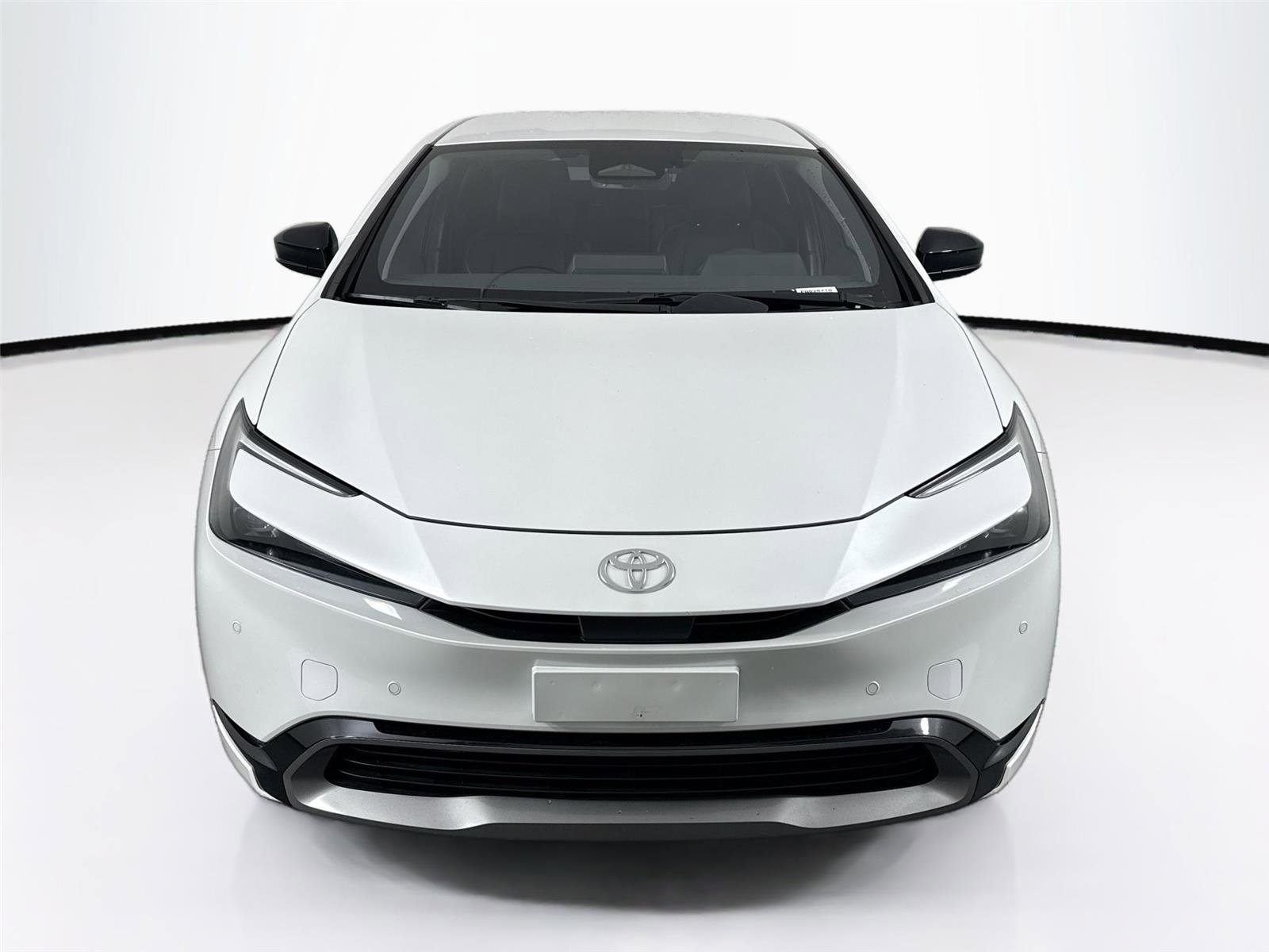 Used 2024 Toyota Prius XLE image 9